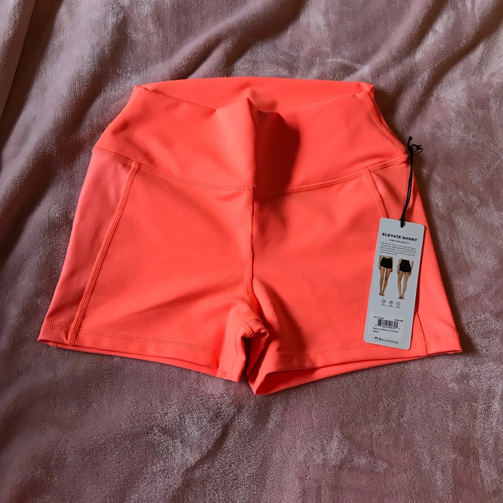 Alo yoga elevate short